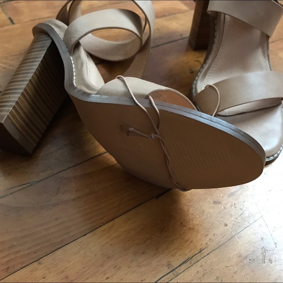 🆕F21 Nude Strap Heel - Picture 2 of 4